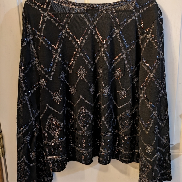 V neck wing sleeve sparkle sequin blouse - Picture 3 of 3